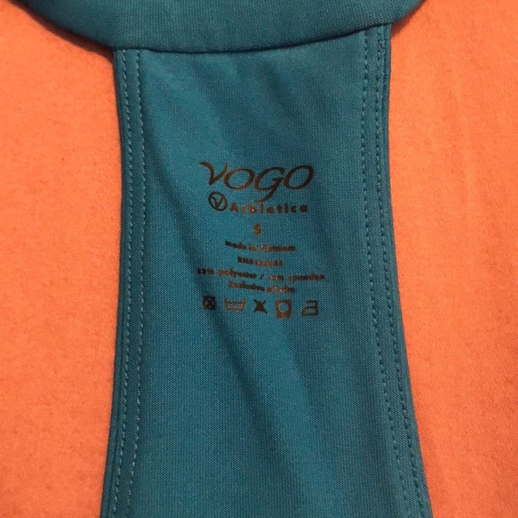 Vogo Athletica Top w/built-in bra - Picture 2 of 5